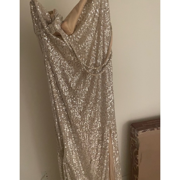 Leena for mac duggal one-shoulder sequin gown - Picture 5 of 6